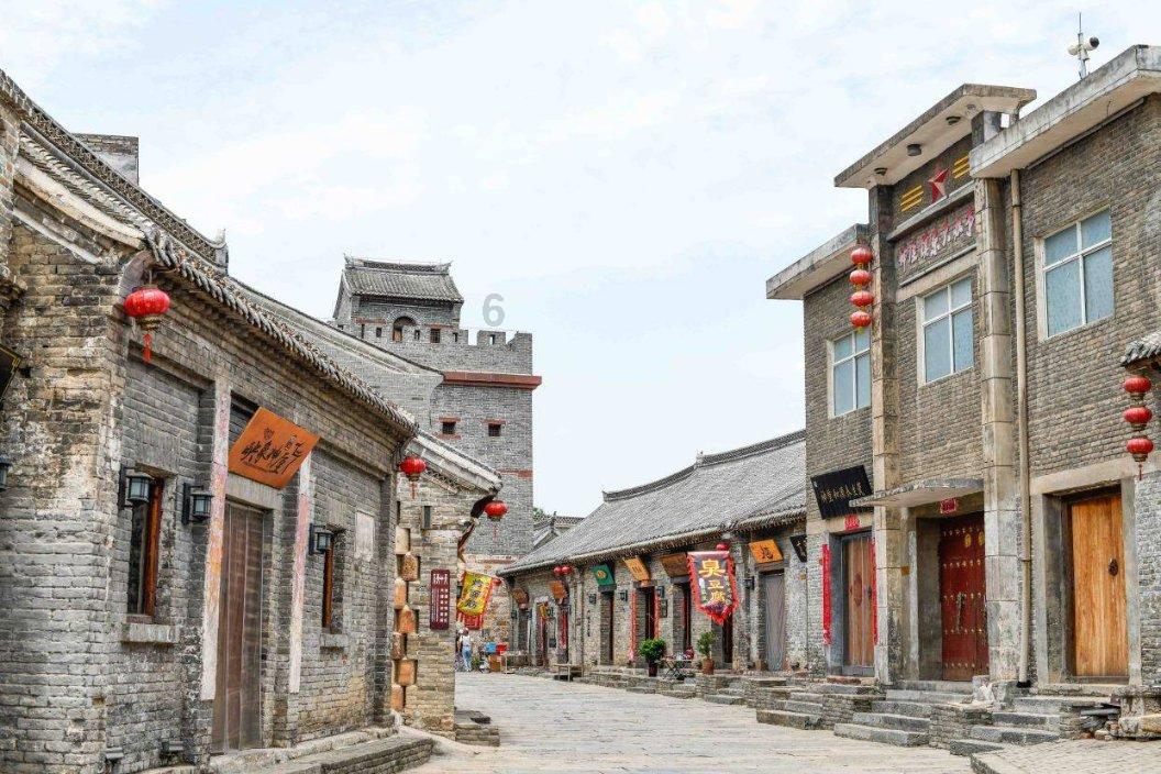 与辉同行第一次团建 评论区充满了欢声笑语